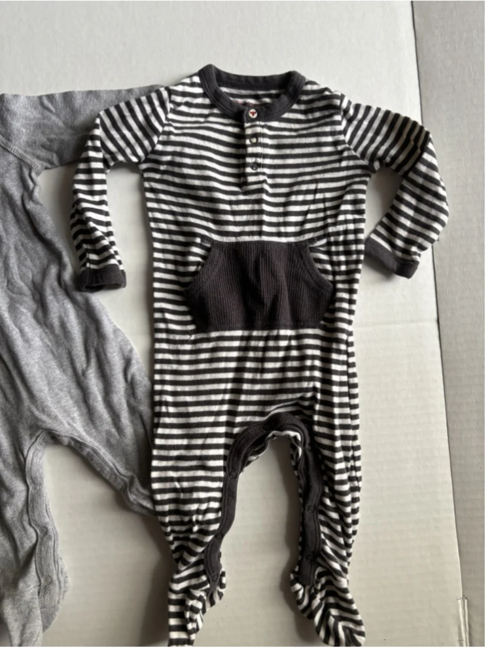 Burt's Bees Baby Sleepers 2-Piece Set 0-3M Pajamas Gray Striped Footed